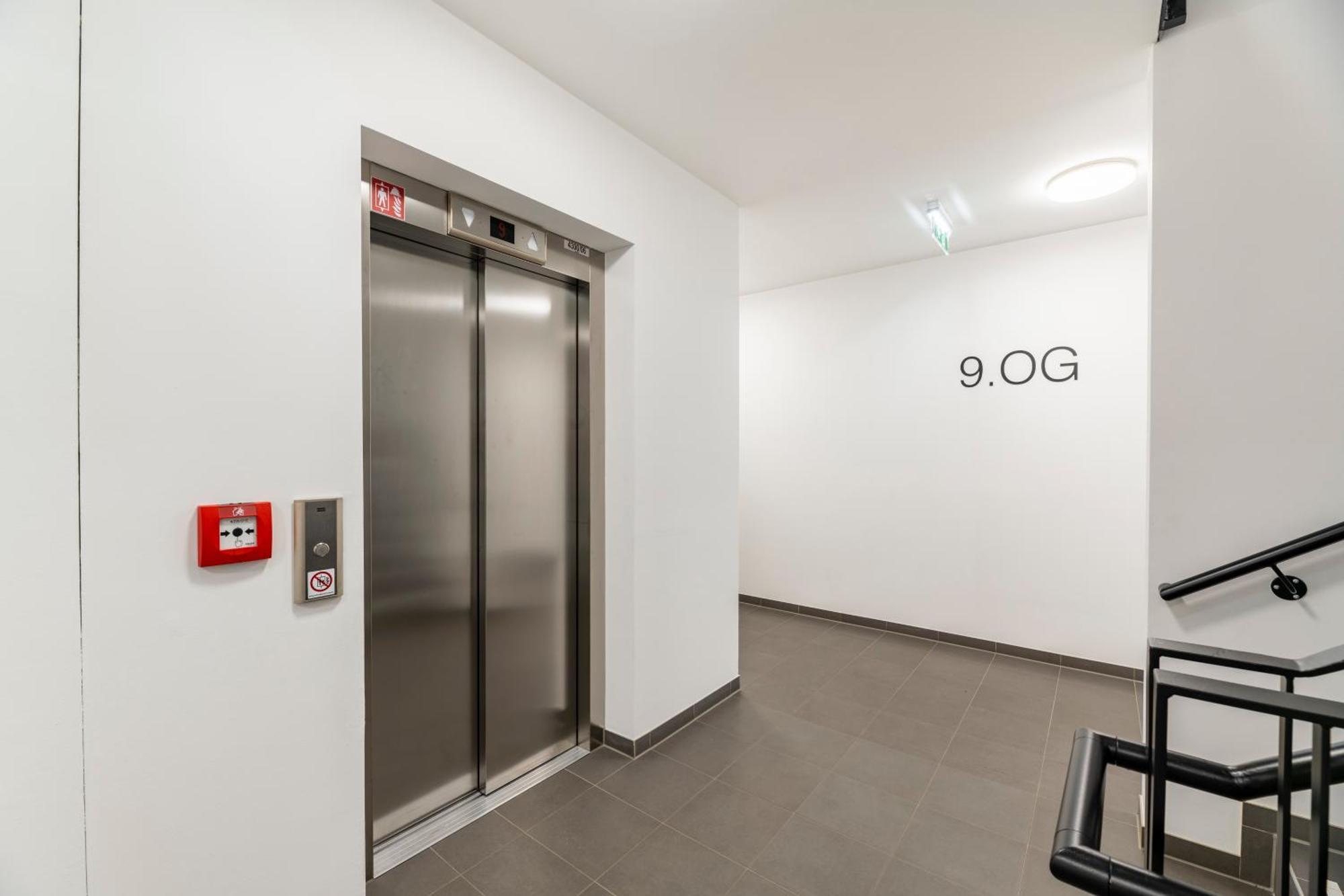 Edler Wohnraum Panoramablick 3 Sz Boxspringbetten, E-Ladestation, Kaffeevollautomat, Klima, Lift, Terrasse & 2Xtg Graz Bagian luar foto