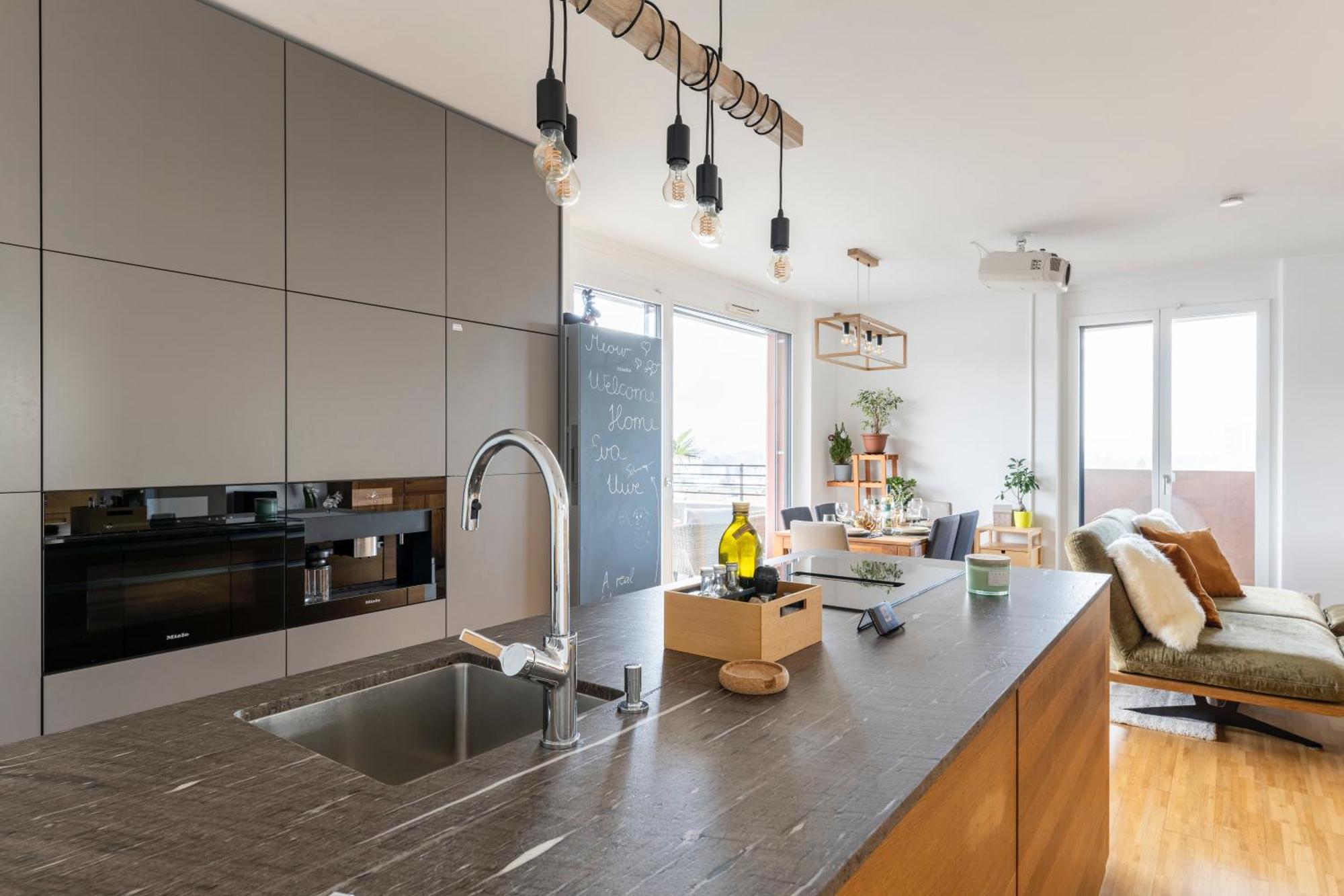 Edler Wohnraum Panoramablick 3 Sz Boxspringbetten, E-Ladestation, Kaffeevollautomat, Klima, Lift, Terrasse & 2Xtg Graz Bagian luar foto