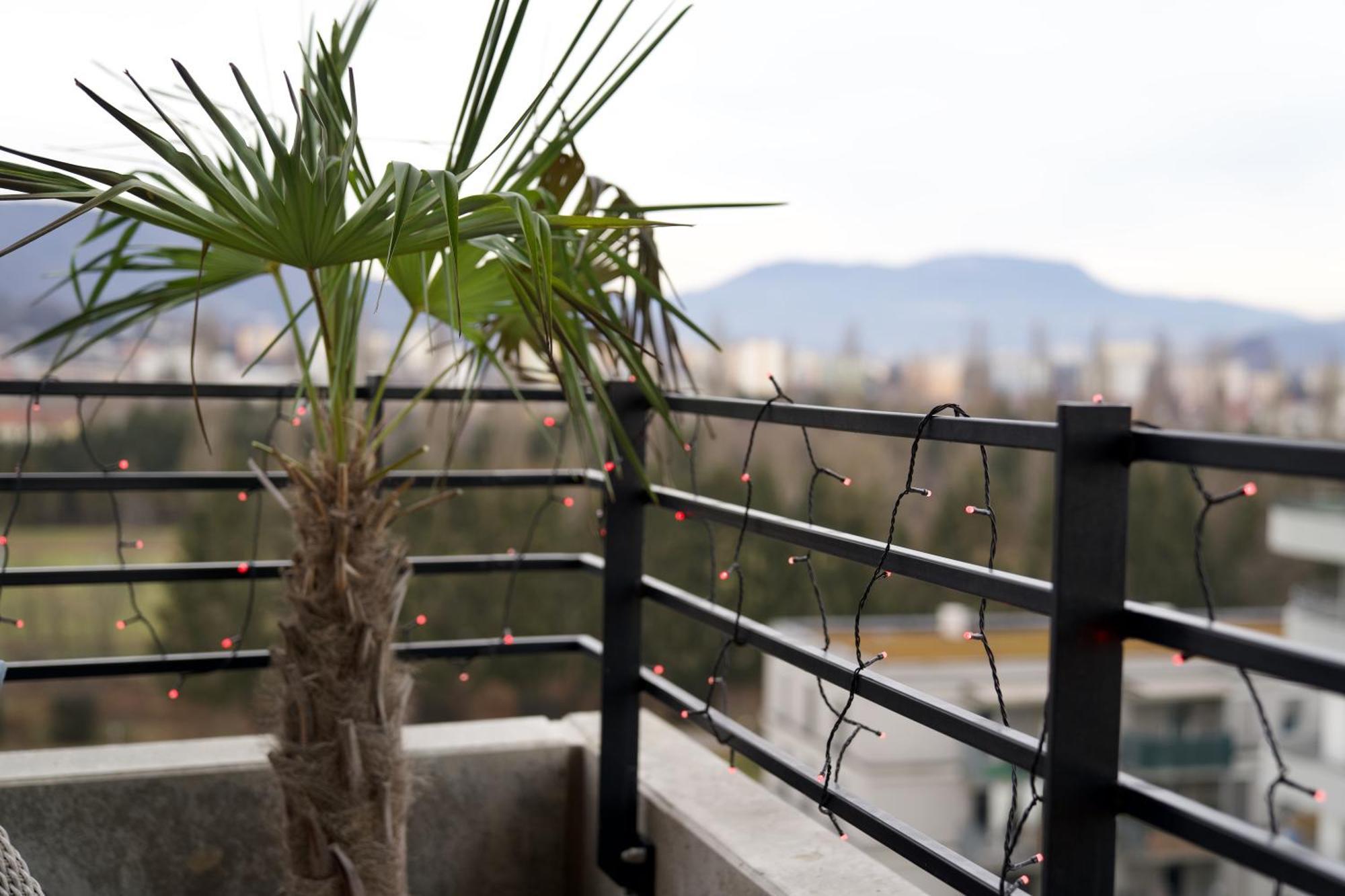 Edler Wohnraum Panoramablick 3 Sz Boxspringbetten, E-Ladestation, Kaffeevollautomat, Klima, Lift, Terrasse & 2Xtg Graz Bagian luar foto