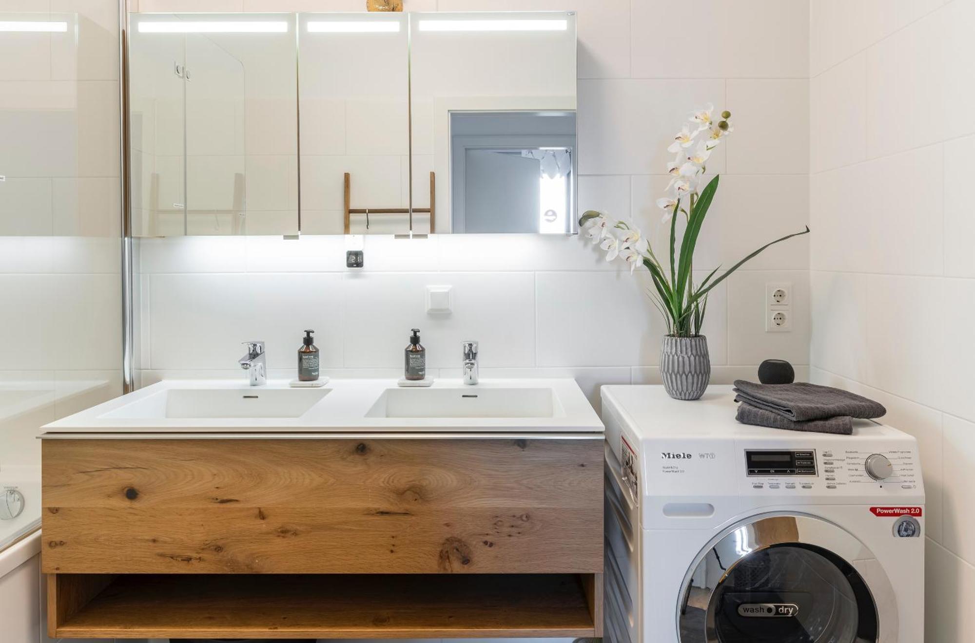 Edler Wohnraum Panoramablick 3 Sz Boxspringbetten, E-Ladestation, Kaffeevollautomat, Klima, Lift, Terrasse & 2Xtg Graz Bagian luar foto